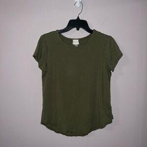 Olive green tshirt Cupio Medium